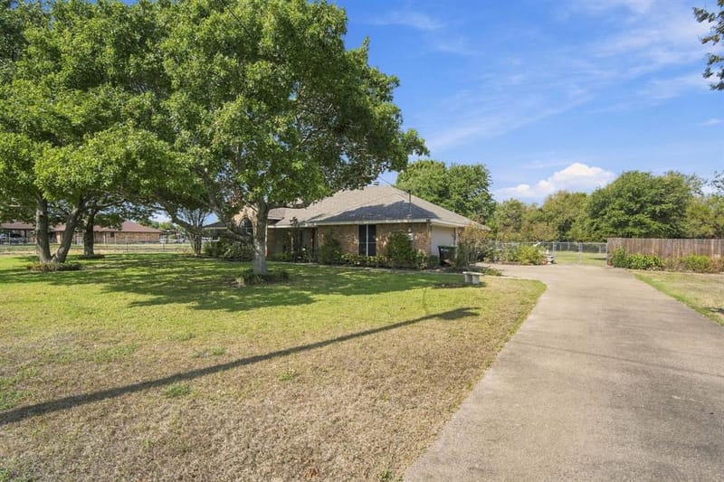 819 Nokomis Circle, Lancaster TX 75146 - Photo 32