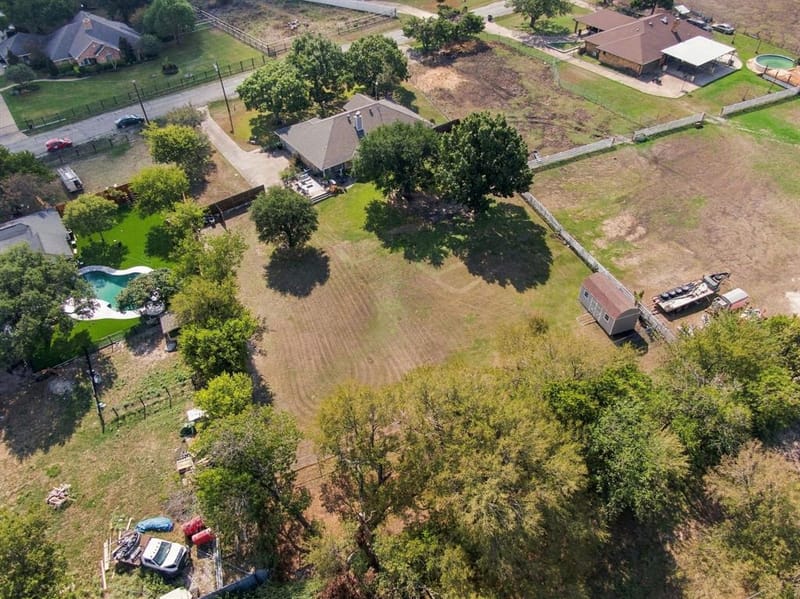 819 Nokomis Circle, Lancaster TX 75146 - Photo 9