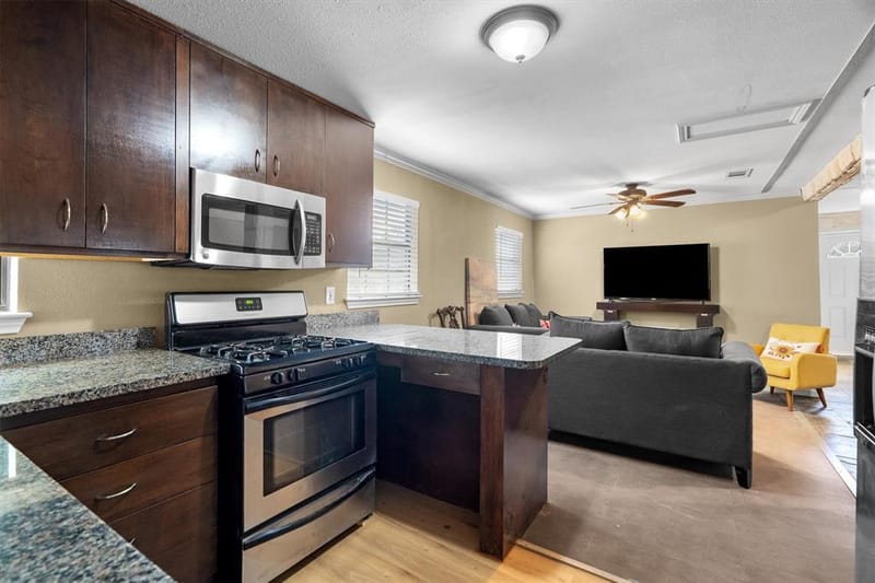 2100 Caddo Street, Dallas TX 75204 - Photo 33
