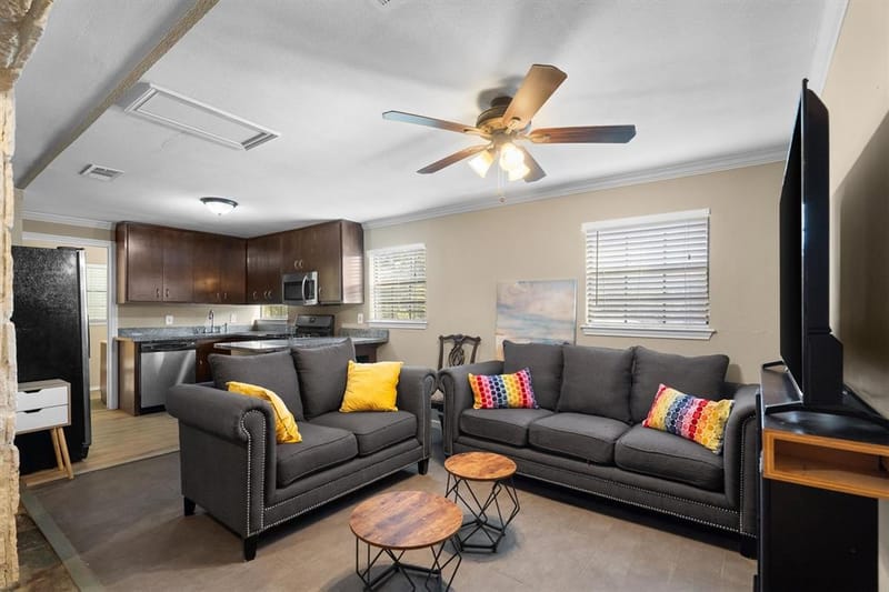 2100 Caddo Street, Dallas TX 75204 - Photo 31