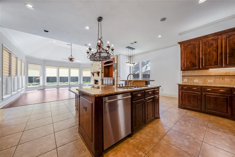 6705 Thorntree Drive, McKinney TX 75072 - Photo 8
