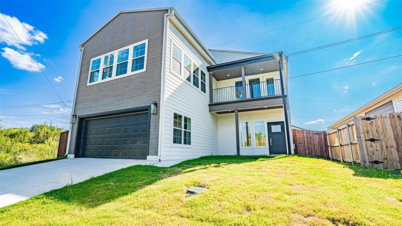 5426 Van Horn Drive, Granbury TX 76048
