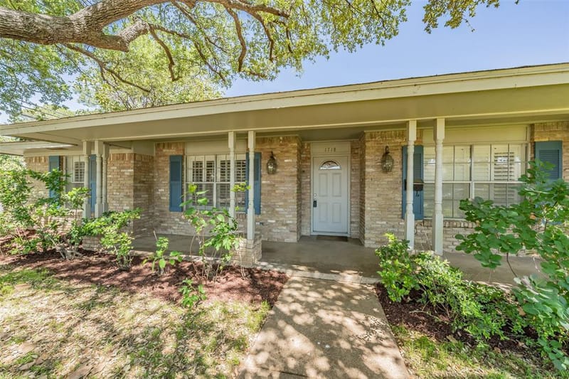 1718 Timbers Drive, Irving TX 75061 - Photo 3