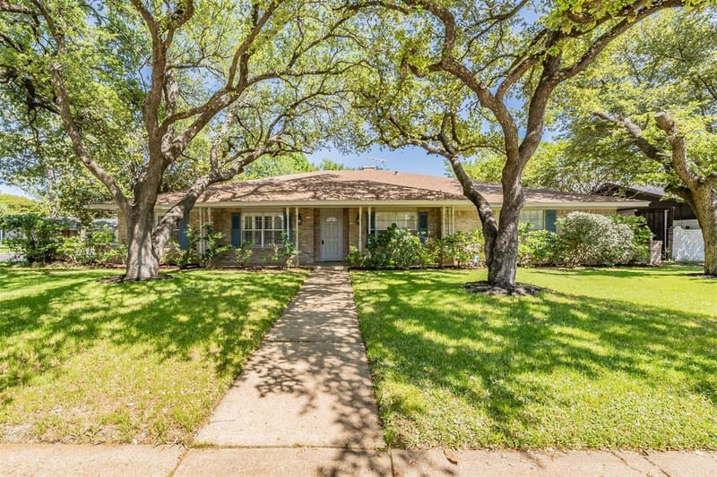 1718 Timbers Drive, Irving TX 75061