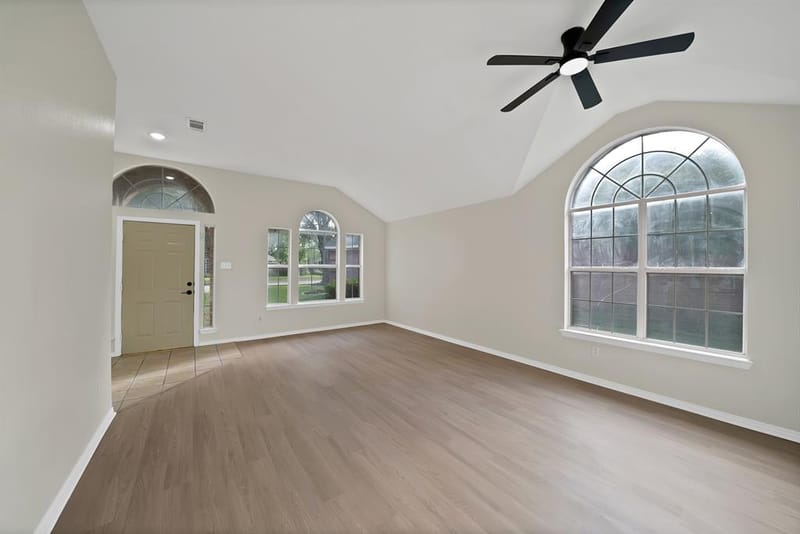 5776 Falcon Ridge Court, Haltom City TX 76137 - Photo 10
