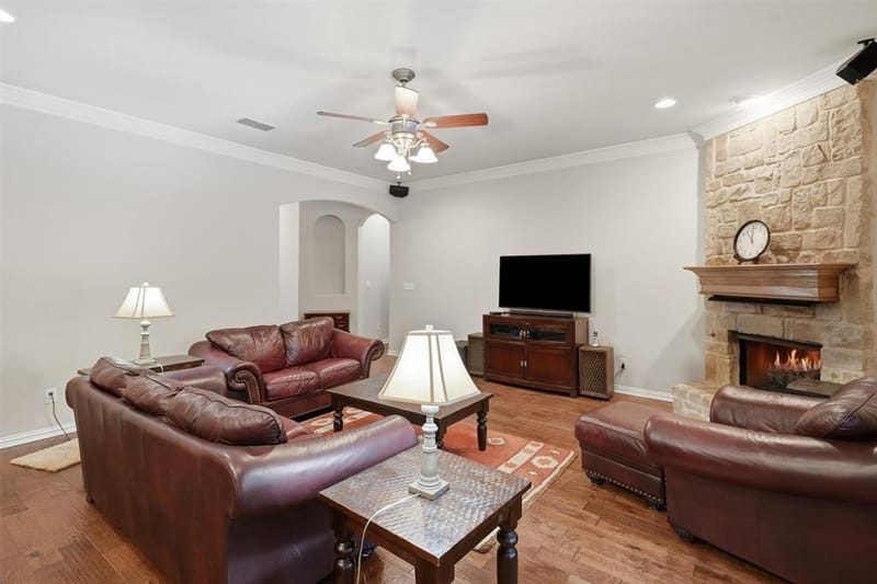 136 Castle Pines Drive, Willow Park TX 76008 - Photo 7