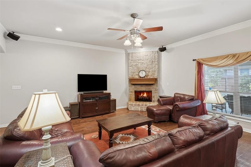 136 Castle Pines Drive, Willow Park TX 76008 - Photo 8