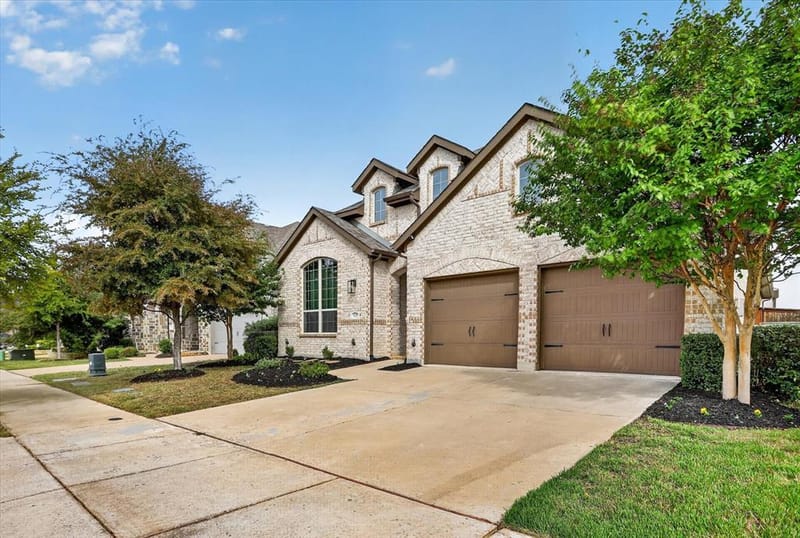 10105 Bitterroot Drive, Little Elm TX 75068 - Photo 3