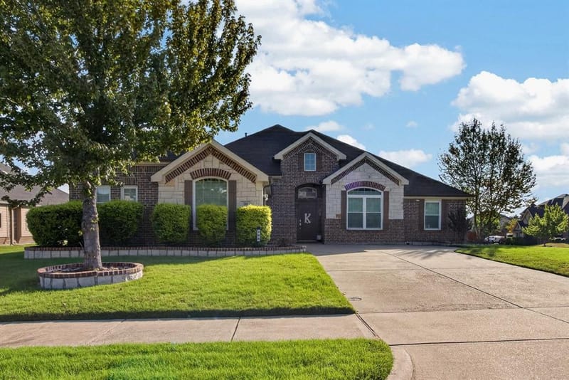 700 Edgewood Drive, DeSoto TX 75115