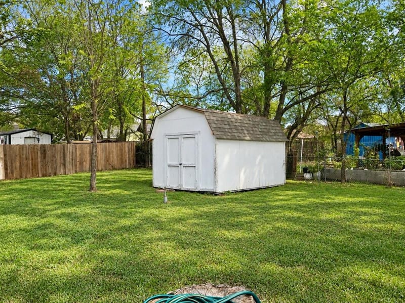 709 SW Dallas Street, Grand Prairie TX 75051 - Photo 19