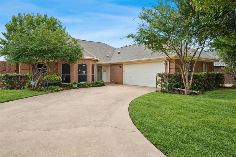 8920 Ashcraft Drive, North Richland Hills TX 76182 - Photo 2
