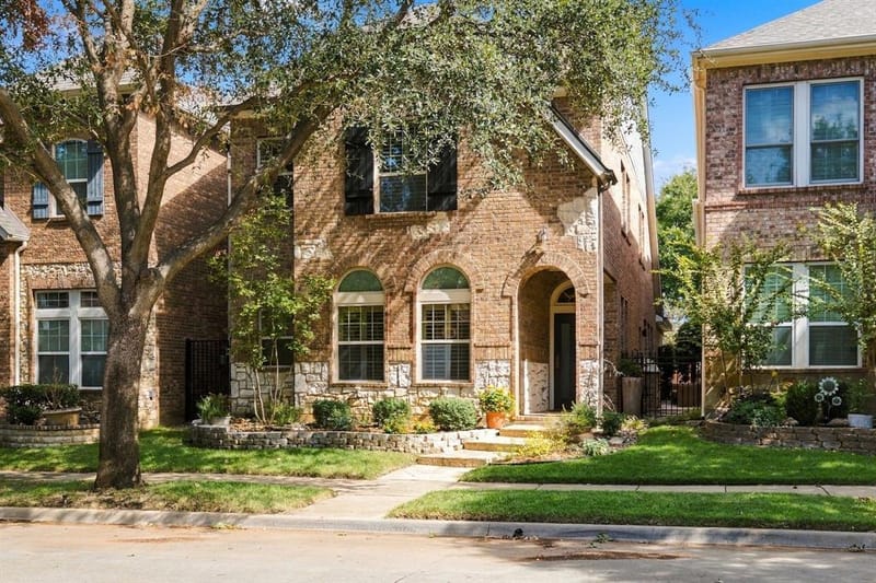 227 Buckingham Avenue, Euless TX 76040