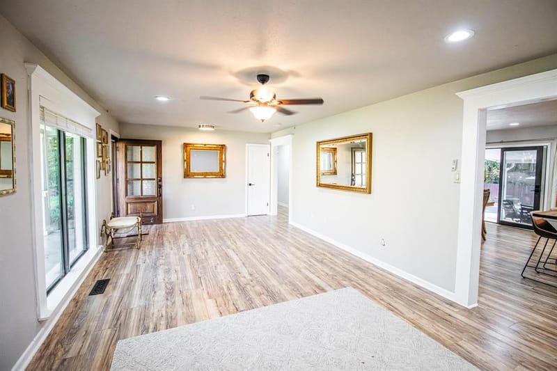 1040 Wedgewood Drive, Woodway TX 76712 - Photo 10