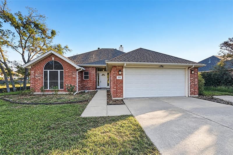 506 Dallas Drive, Roanoke TX 76262