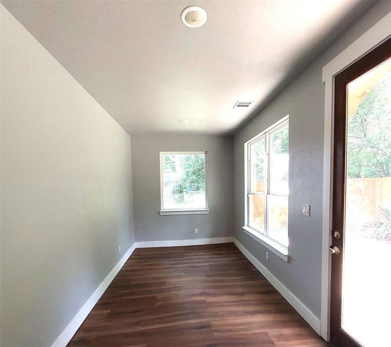 701 E Washington Street, Paris TX 75460 - Photo 8
