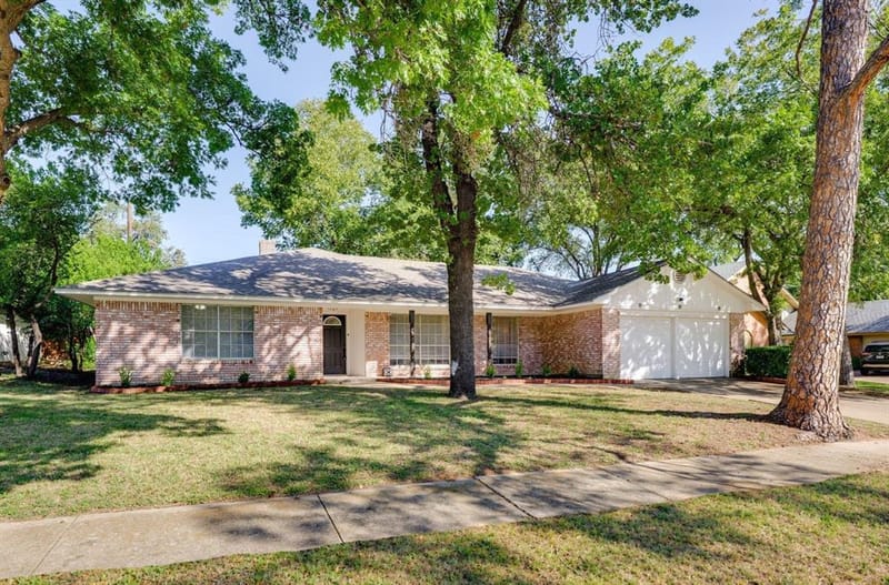 1727 Park Hill Drive, Arlington TX 76012