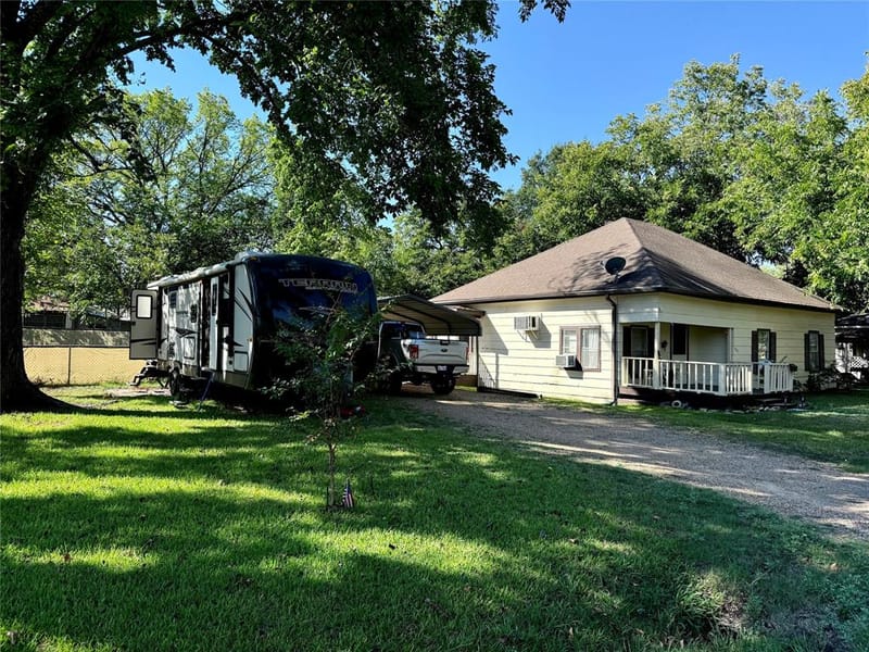 802 Seven Oaks Road, Bonham TX 75418 - Photo 2
