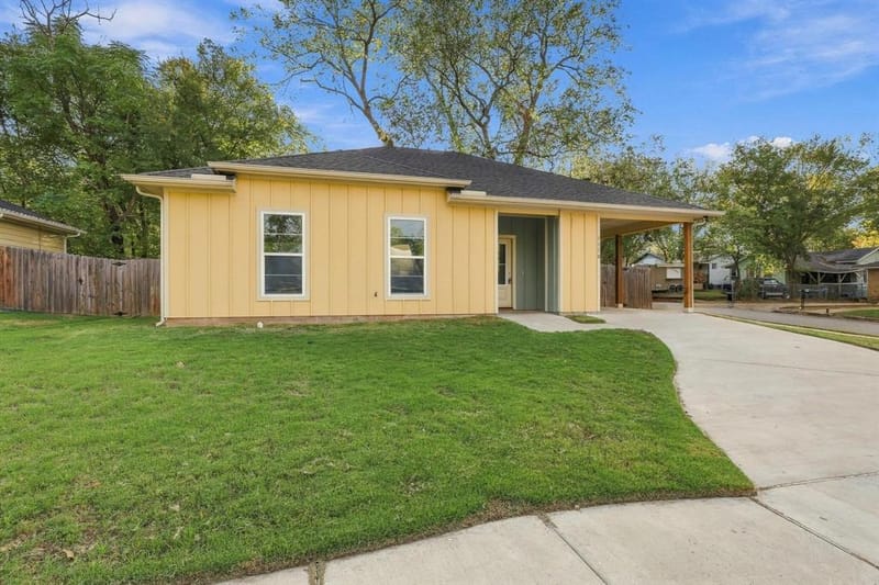 1116 S 6th Avenue, Denison TX 75021 - Photo 3