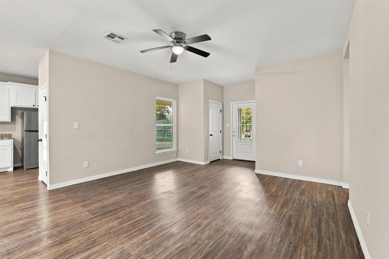 1116 S 6th Avenue, Denison TX 75021 - Photo 9