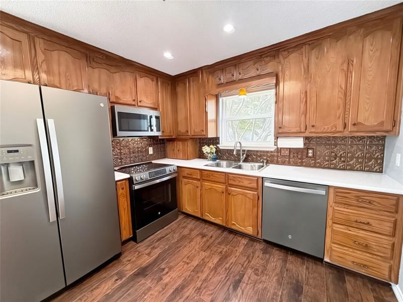 232 Crescent Drive, Hewitt TX 76643 - Photo 17