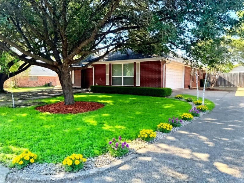 232 Crescent Drive, Hewitt TX 76643