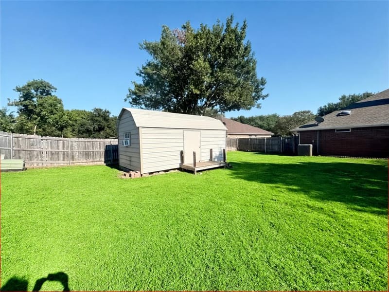 232 Crescent Drive, Hewitt TX 76643 - Photo 37