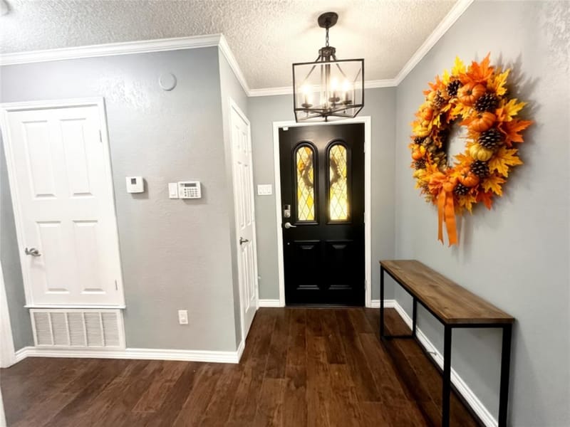 232 Crescent Drive, Hewitt TX 76643 - Photo 8