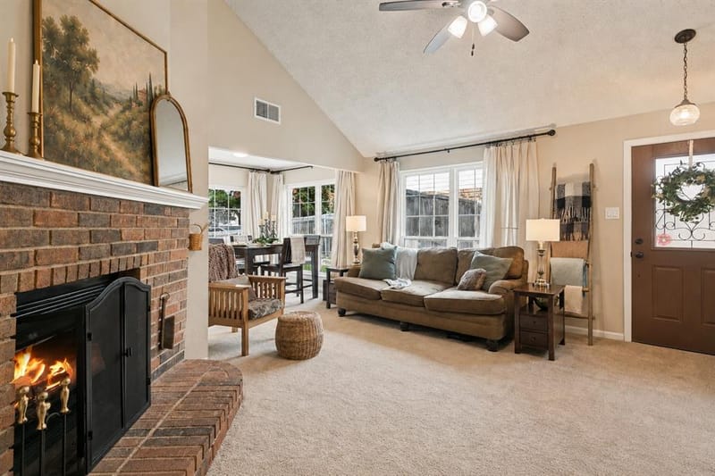 2607 Bayberry Lane, Euless TX 76039 - Photo 7
