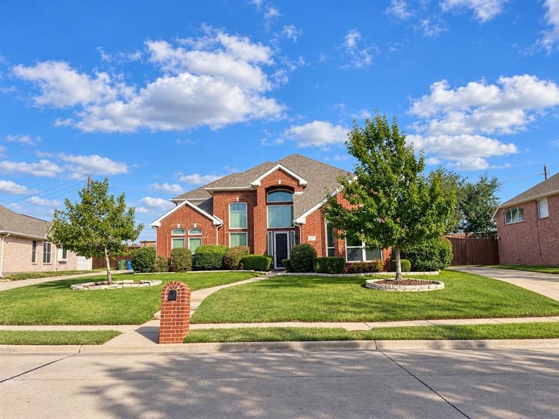 3832 Leon Drive, Carrollton TX 75010 - Photo 2