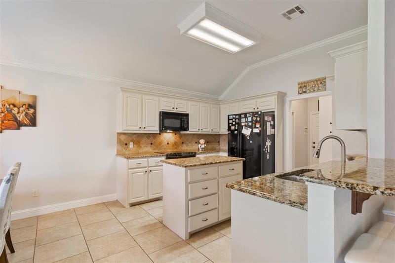 329 Edinburgh Lane, Waco TX 76712 - Photo 6