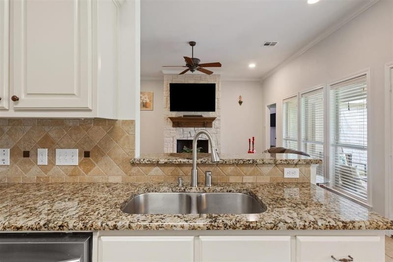 329 Edinburgh Lane, Waco TX 76712 - Photo 9