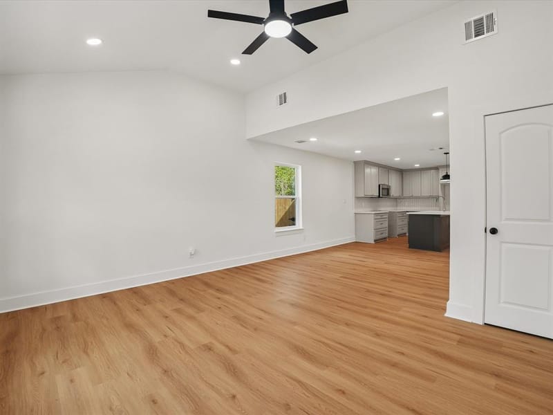 9059 Quinn Street, Dallas TX 75217 - Photo 7