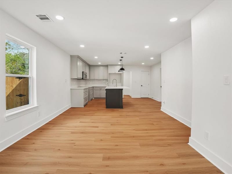 9059 Quinn Street, Dallas TX 75217 - Photo 11