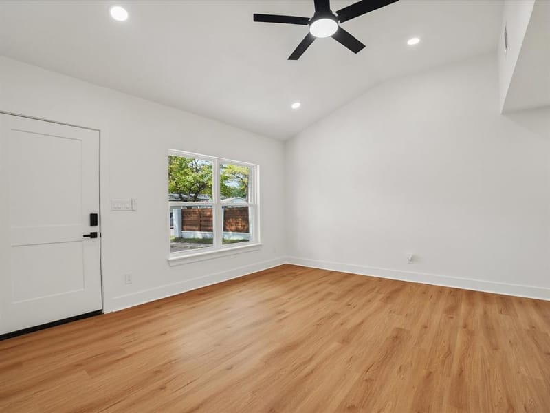 9059 Quinn Street, Dallas TX 75217 - Photo 8