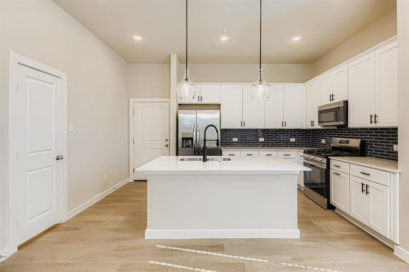 1204 Pebblebrook Drive, McKinney TX 75071 - Photo 8