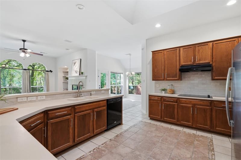 2902 Glen Hollow Court, McKinney TX 75072 - Photo 7