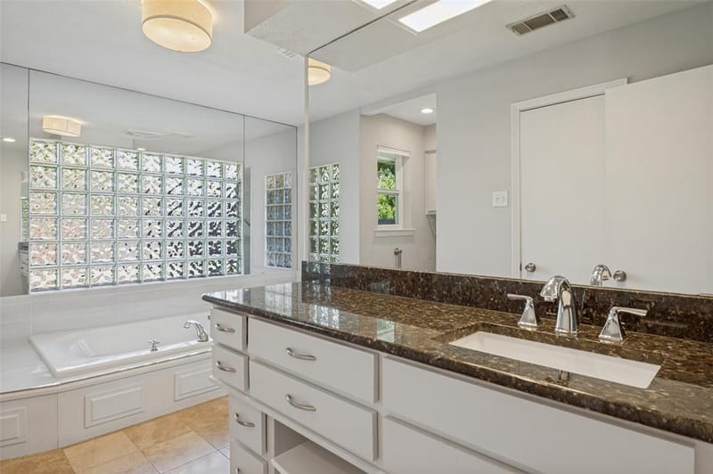 3843 Regent Drive, Dallas TX 75229 - Photo 21