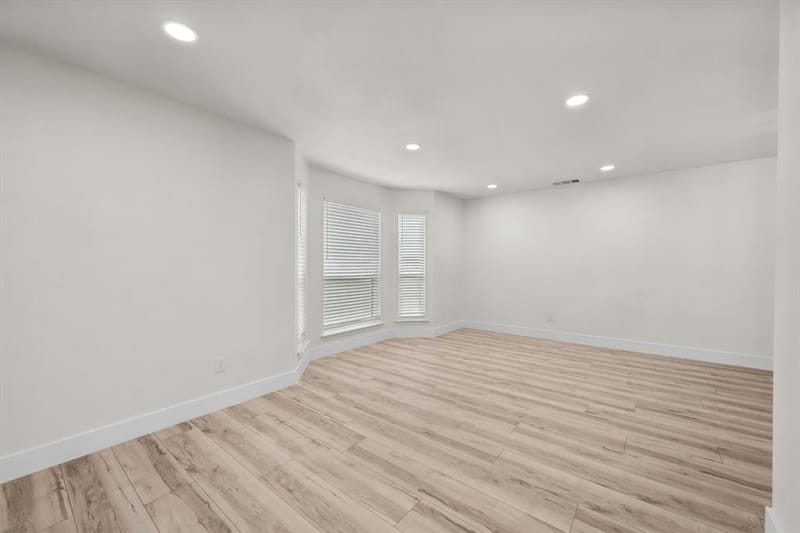 3812 Yachtclub Drive, Arlington TX 76016 - Photo 9