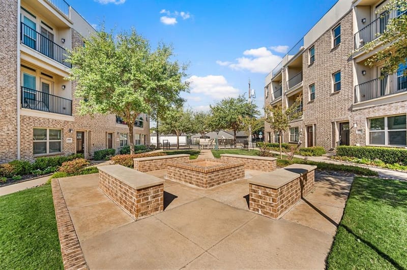 1303 Palm Springs Lane, Dallas TX 75204 - Photo 32