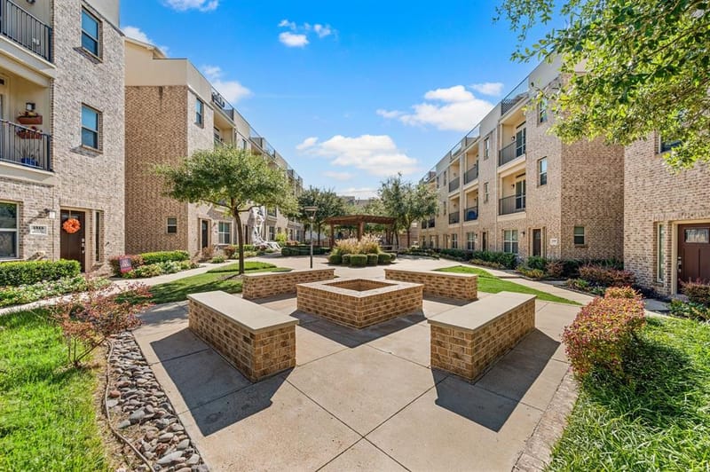 1303 Palm Springs Lane, Dallas TX 75204 - Photo 38