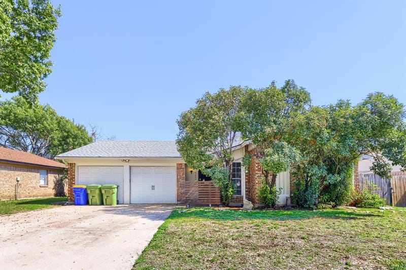 6604 Brookdale Drive, Watauga TX 76148 - Photo 2