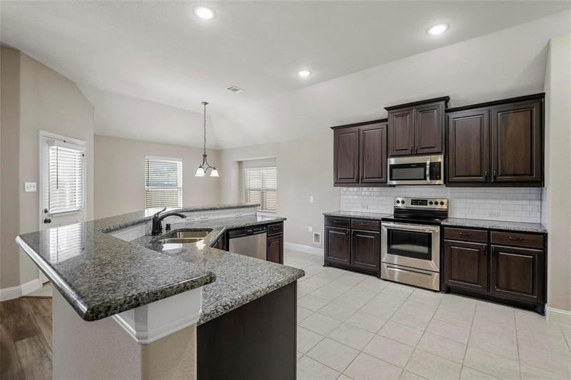 172 Landsdale Circle, Forney TX 75126 - Photo 2