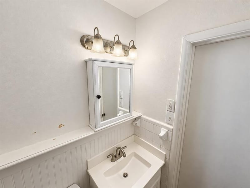 761 Thomas Avenue, Hurst TX 76053 - Photo 17