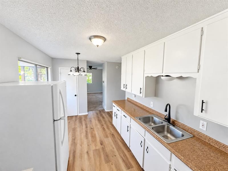 761 Thomas Avenue, Hurst TX 76053 - Photo 10