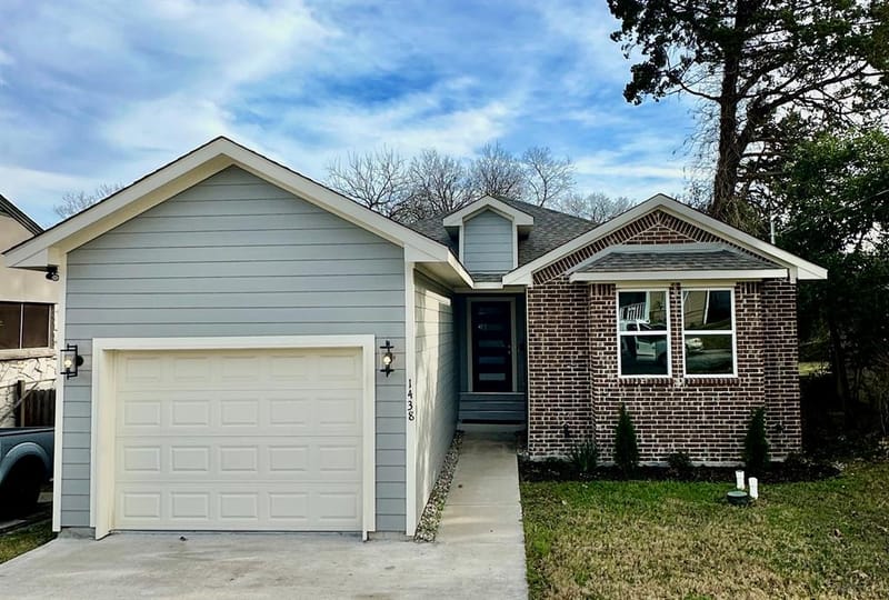 1438 E Waco Avenue, Dallas TX 75216