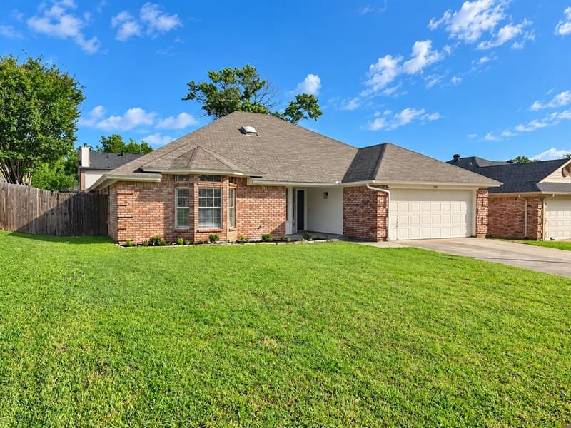 1507 Lincoln Drive, Mansfield TX 76063