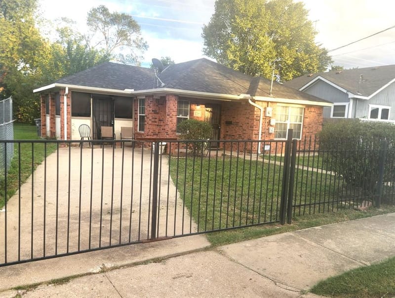 1714 S Denley Drive, Dallas TX 75216 - Photo 2
