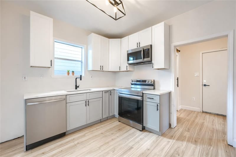 2815 Sutton Street, Dallas TX 75210 - Photo 13