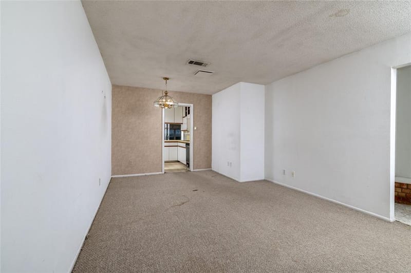 4917 Emerald Lake Drive, Fort Worth TX 76103 - Photo 10