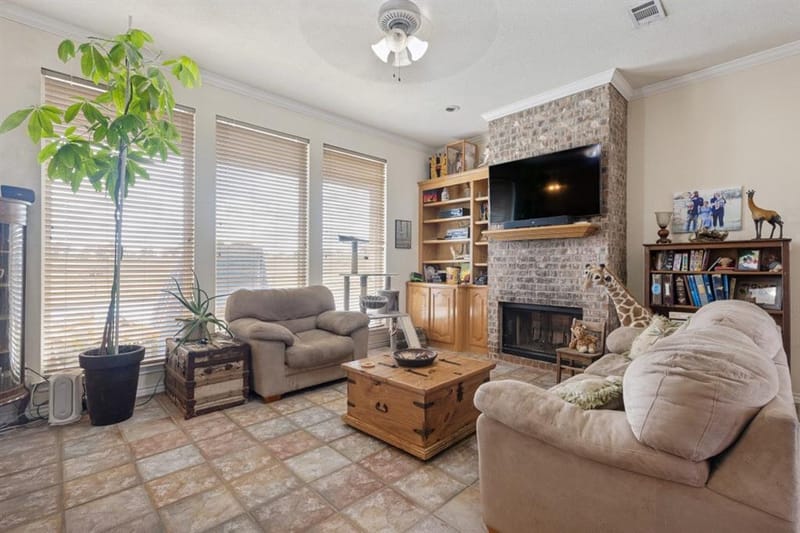 609 South Drive, Springtown TX 76082 - Photo 2
